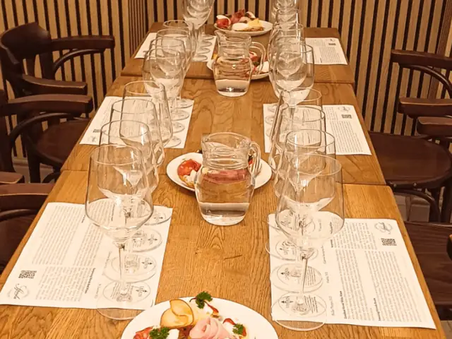 Cata de vinos en el centro de Bratislava