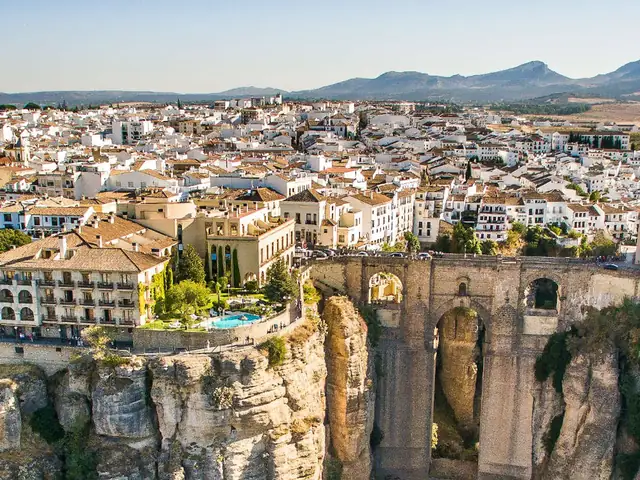 Excursión a Ronda y Setenil de las Bodegas desde Málaga