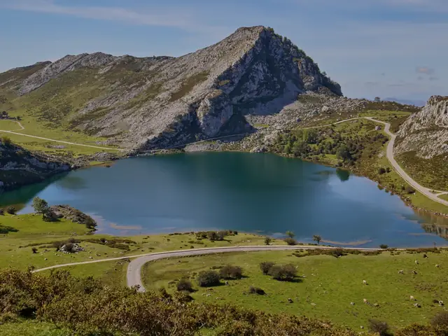 Llanes