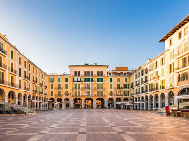Excursión a Palma de Mallorca con visita guiada y entrada a la catedral