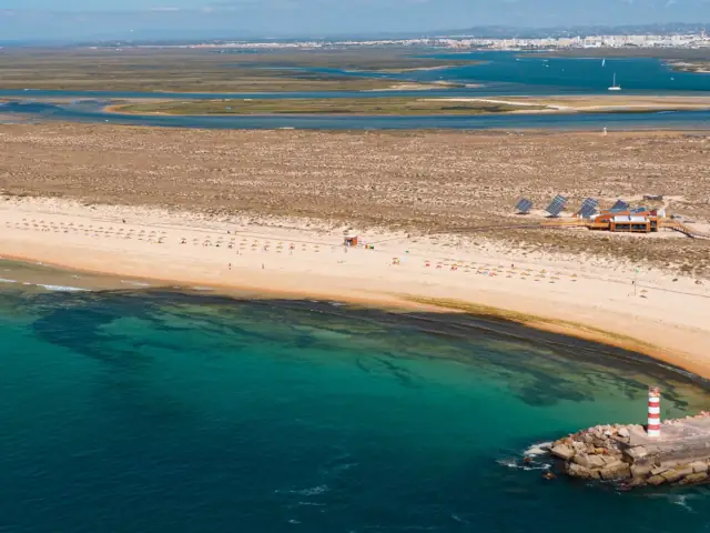 Paseo en barco por Isla Deserta e Isla Farol