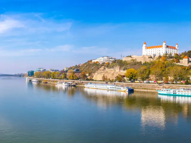 Paseo privado en lancha rápida por Bratislava