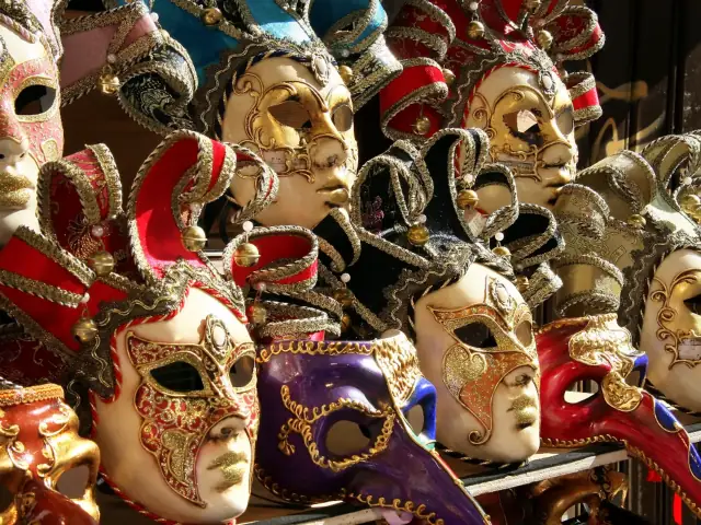 Taller de máscaras venecianas