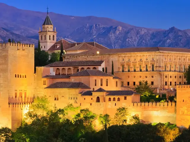 Visita guiada Alhambra nocturna: Palacios Nazaríes