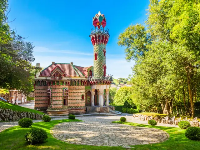 Visita guiada por Comillas