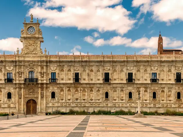 Visita guiada por el convento de San Marcos